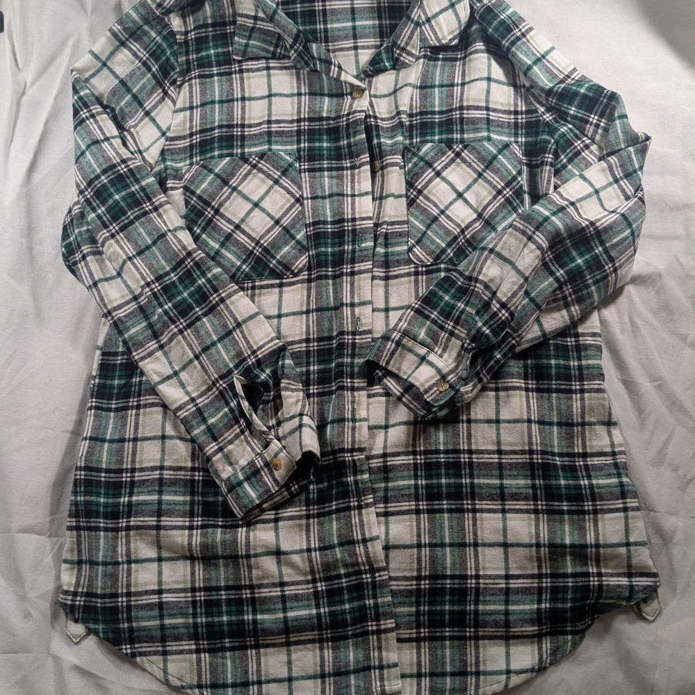 No Boundaries Black and Green Plaid Shirt